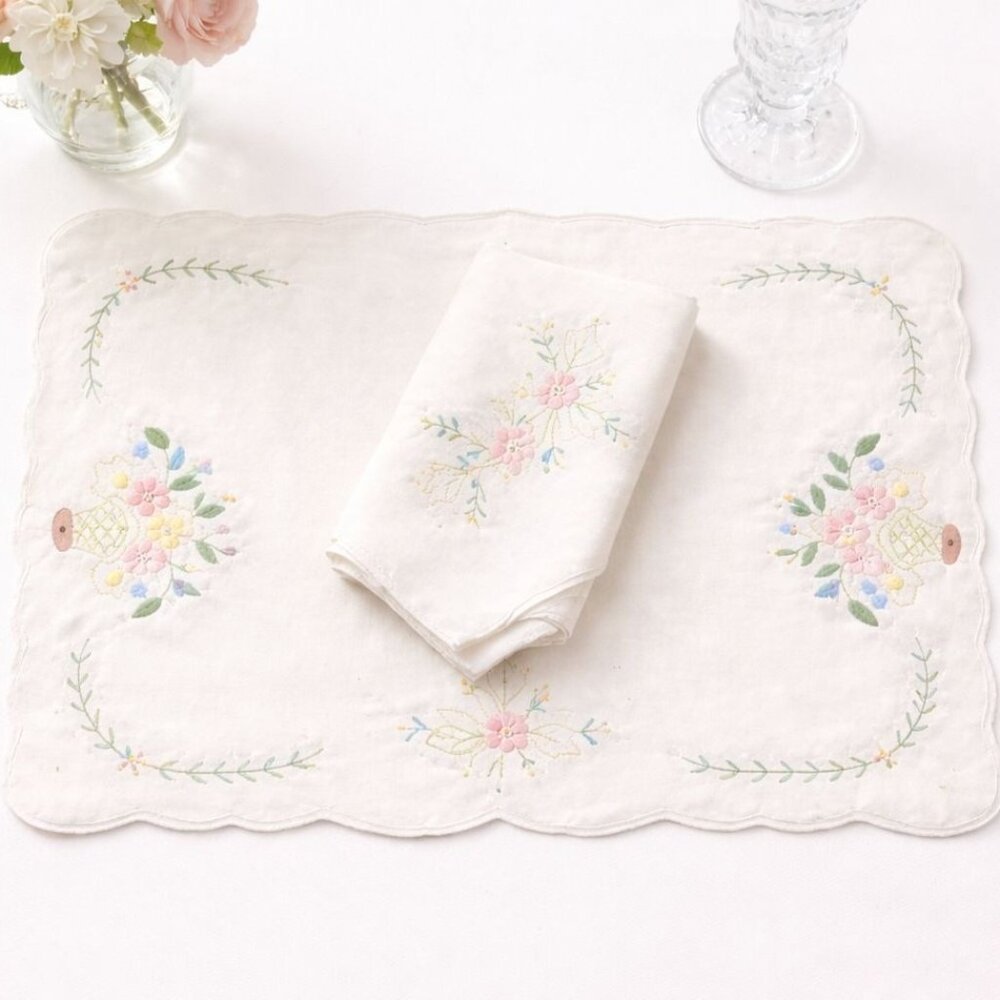 Handmade Cotton Placemat Napkin Set Floral Scalloped Cottagecore Table Linens